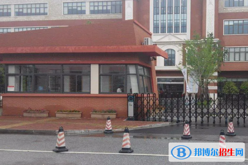 蘇州德威國際學(xué)校初中部2023年入學(xué)條件2