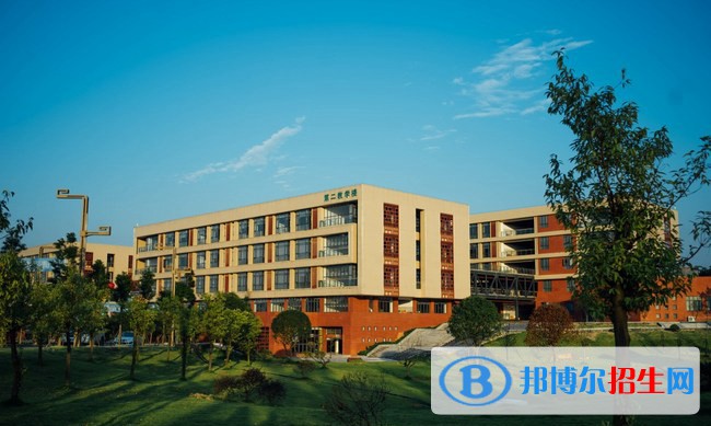 成都2023年中專鐵路學(xué)?？梢钥即髮? width=