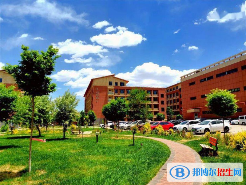 蘭州2023年讀衛(wèi)校好還是中專學(xué)校好