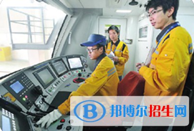 成都2023年初中生讀鐵路學校怎么樣