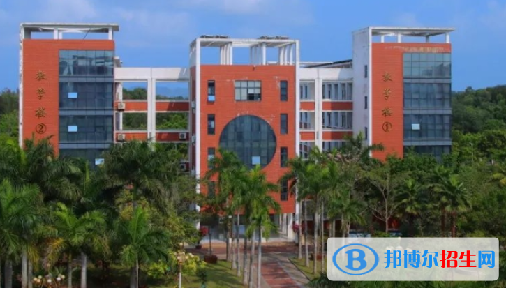 北京師范大學(xué)萬寧附屬中學(xué)2023年學(xué)費(fèi)、收費(fèi)多少 