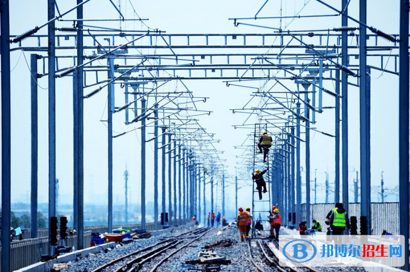 成都2023年鐵路學校有什么專業(yè)適合男生