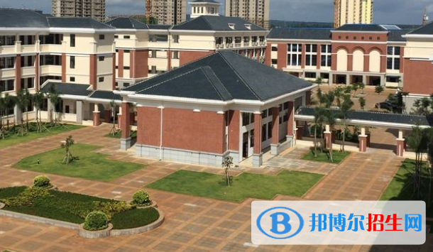 西南大學(xué)臨高實(shí)驗(yàn)中學(xué)2023年招生辦聯(lián)系電話(huà) 