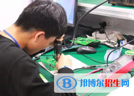 廣西2023年去計(jì)算機(jī)學(xué)校學(xué)什么專業(yè)好