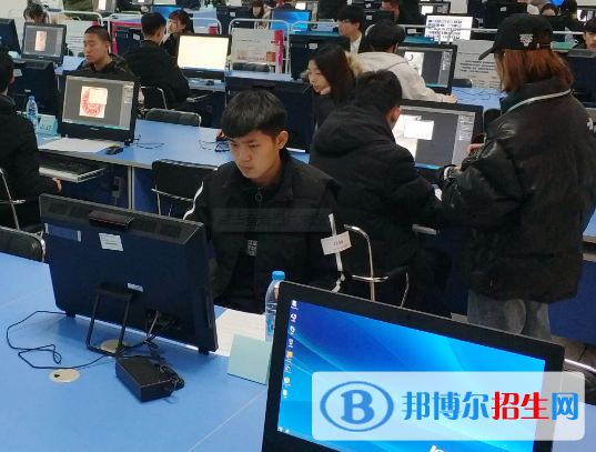 廣西2023年讀計算機學(xué)校學(xué)什么專業(yè)好