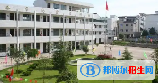 廣西2023年男生可以讀計算機(jī)學(xué)校嗎