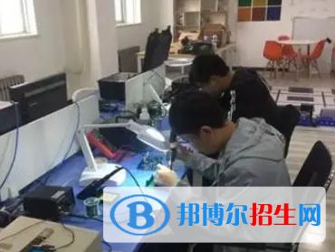 廣西2023年男生讀計算機學(xué)校有前途嗎