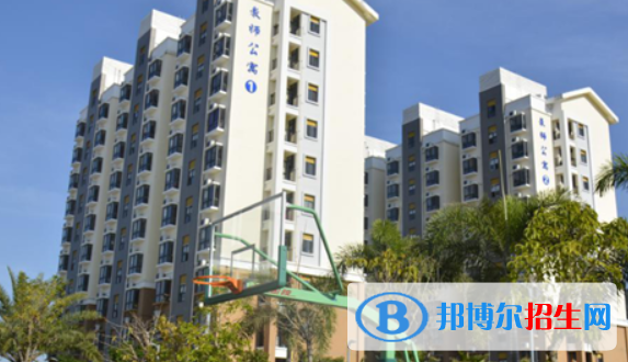 中央民族大學(xué)附屬中學(xué)陵水分校2023年學(xué)費(fèi)、收費(fèi)多少 