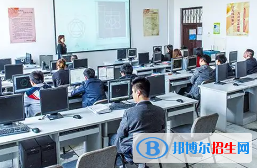 廣西2023年計(jì)算機(jī)學(xué)校什么專業(yè)適合女生