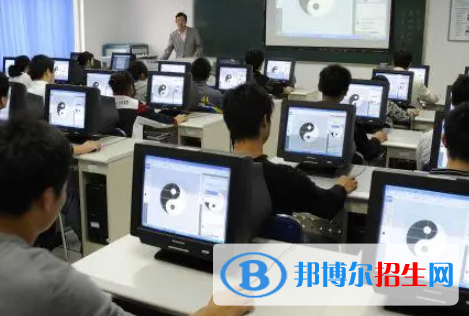 廣西2023年女生在計算機學校學什么好