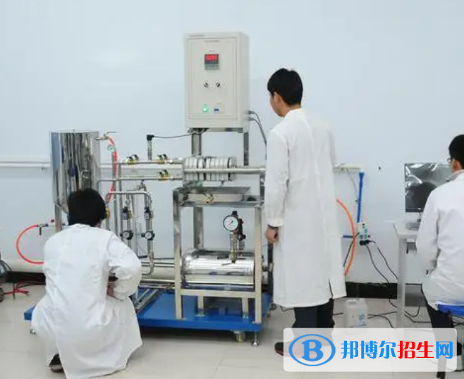 大學(xué)應(yīng)用化工技術(shù)專業(yè)可以從事哪些工作？