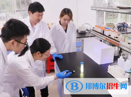 大學(xué)分子科學(xué)與工程專業(yè)可以從事哪些工作？