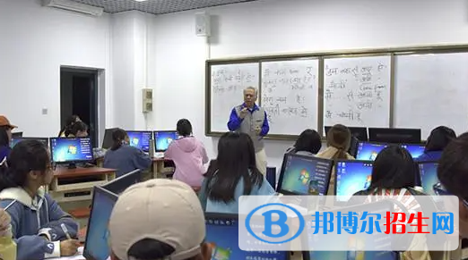 大學印度尼西亞語專業(yè)可以從事哪些工作？