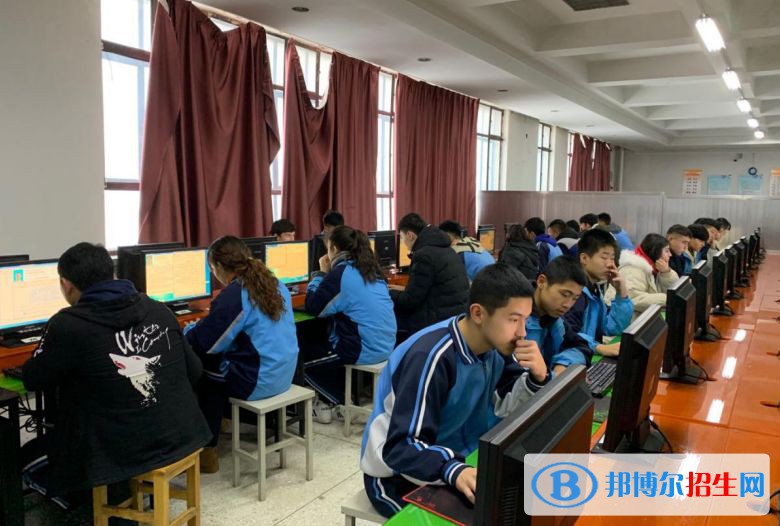 蘭州2023年計算機學(xué)校報什么專業(yè)好