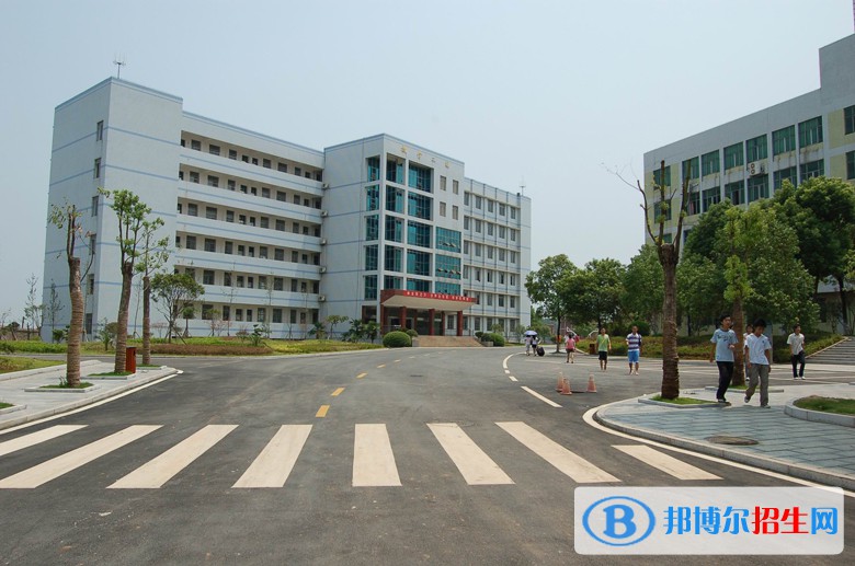 云南2023年中專學校和中專有什么區(qū)別