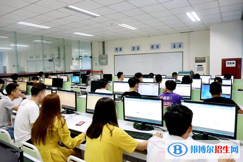 蘭州2023年計算機適合女生學(xué)嗎