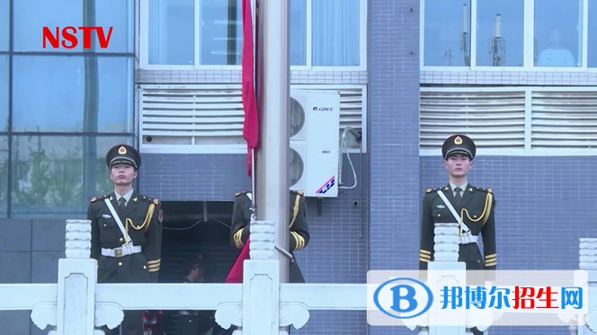 我校2022—2023學(xué)年度（上）期第十五周朝會儀式成功舉行