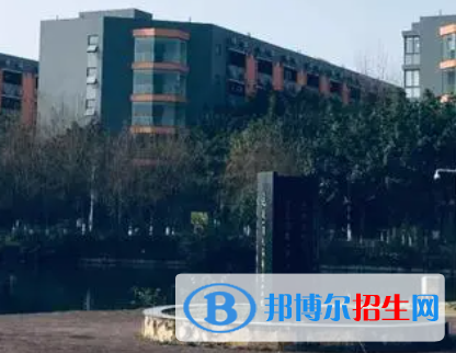 四川現(xiàn)代職業(yè)學(xué)院是大專(zhuān)還是中專(zhuān)（四川現(xiàn)代職業(yè)學(xué)院）