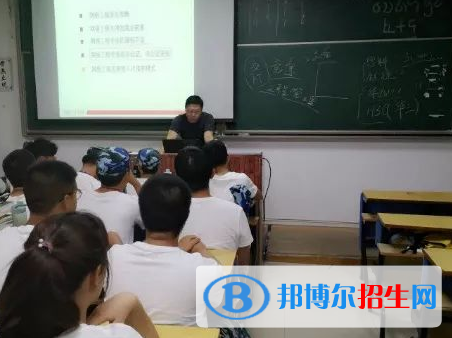 高分子材料智能制造技術專業(yè)好嗎?