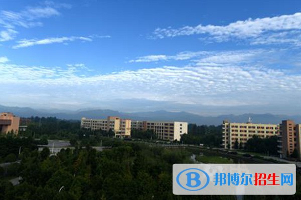 四川鐵道職業(yè)學(xué)院?jiǎn)握?023年報(bào)名時(shí)間
