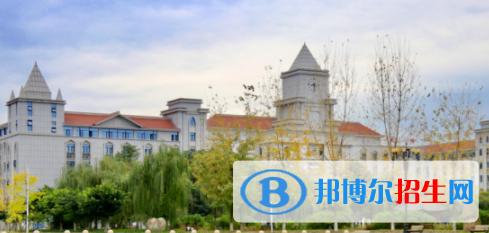 成都錦城學(xué)院是不是雙一流大學(xué)嗎？