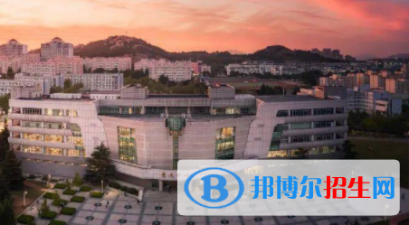 青島大學(xué)是不是雙一流大學(xué)嗎？