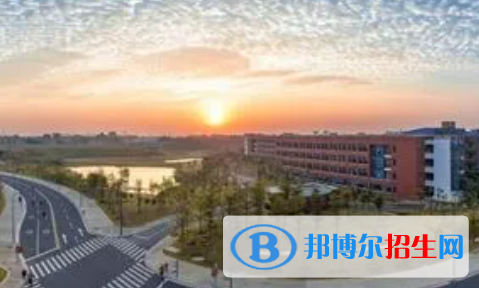 佛山科學(xué)技術(shù)學(xué)院是不是雙一流大學(xué)嗎？