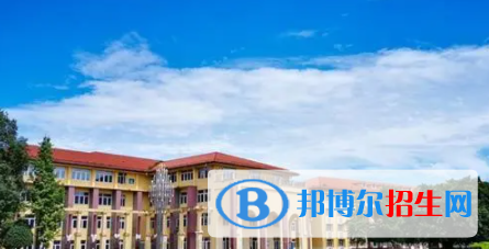 四川外國語大學(xué)成都學(xué)院是不是雙一流大學(xué)？