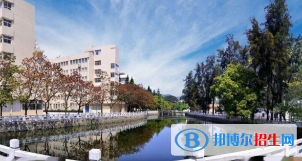 福州大學至誠學院是不是雙一流大學？