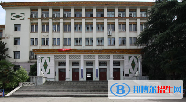 南華大學(xué)船山學(xué)院是不是雙一流大學(xué)？