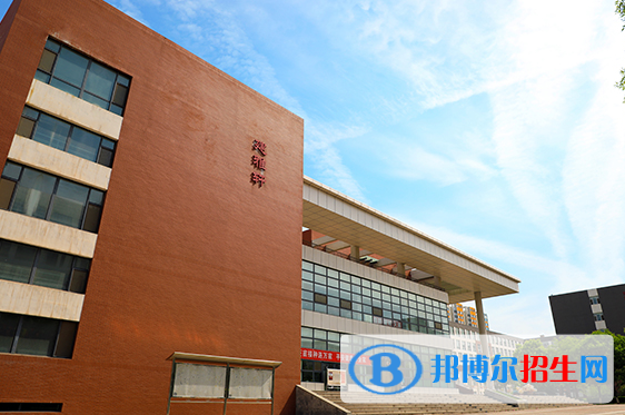 2022中國中部地區(qū)職業(yè)技術(shù)大學(xué)排名(校友會)