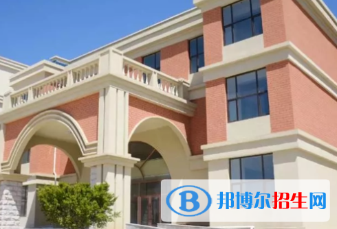 大連工業(yè)大學藝術與信息工程學院是不是雙一流大學？