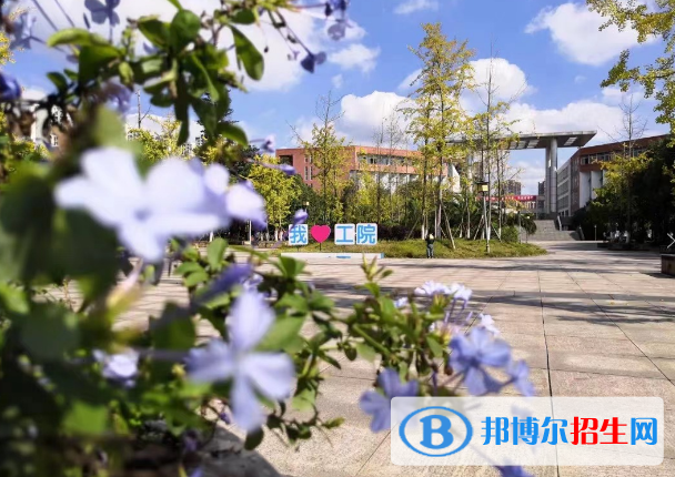 四川省職業(yè)學(xué)校排名榜前十名：附四川省專科院校完整排名一覽