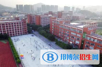 閩南科技學院是不是雙一流大學？