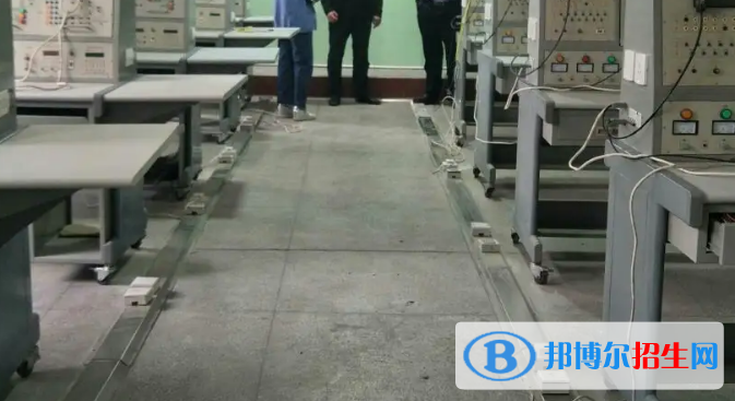 重慶2023年男生上中專學校學什么好