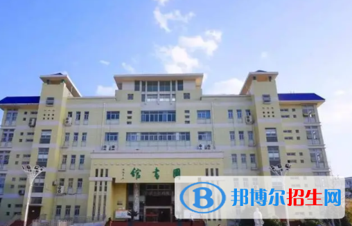湖北醫(yī)藥學(xué)院藥護(hù)學(xué)院是不是雙一流大學(xué)？