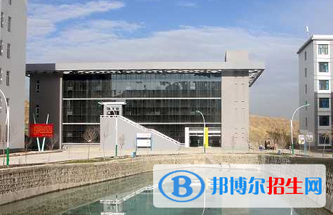 新疆天山職業(yè)技術(shù)大學(xué)是不是985大學(xué)?