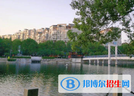 贛東學院是不是985大學?