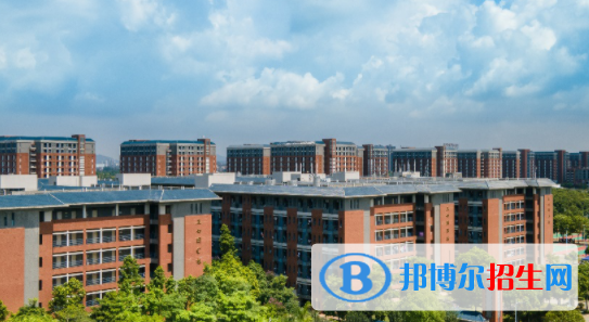 廣州新華學(xué)院是不是雙一流大學(xué)？
