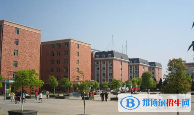 南昌大學(xué)共青學(xué)院是不是雙一流大學(xué)？