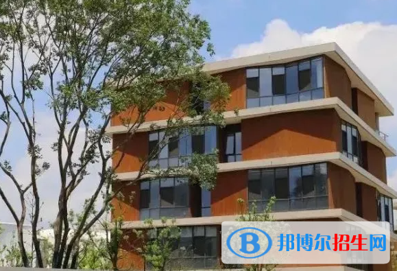 上海萬(wàn)科雙語(yǔ)學(xué)校初中部怎么樣2