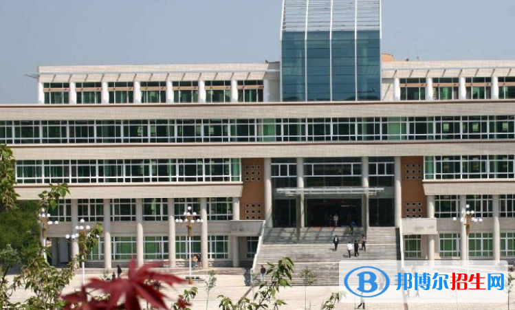 信陽學(xué)院是不是雙一流大學(xué)？