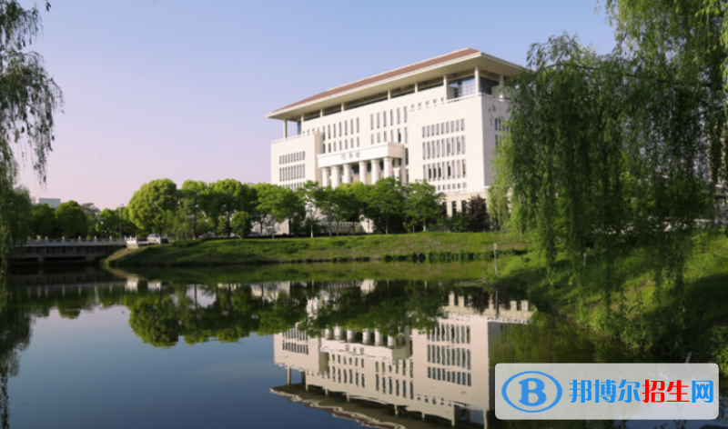 金陵科技學(xué)院是不是雙一流大學(xué)？