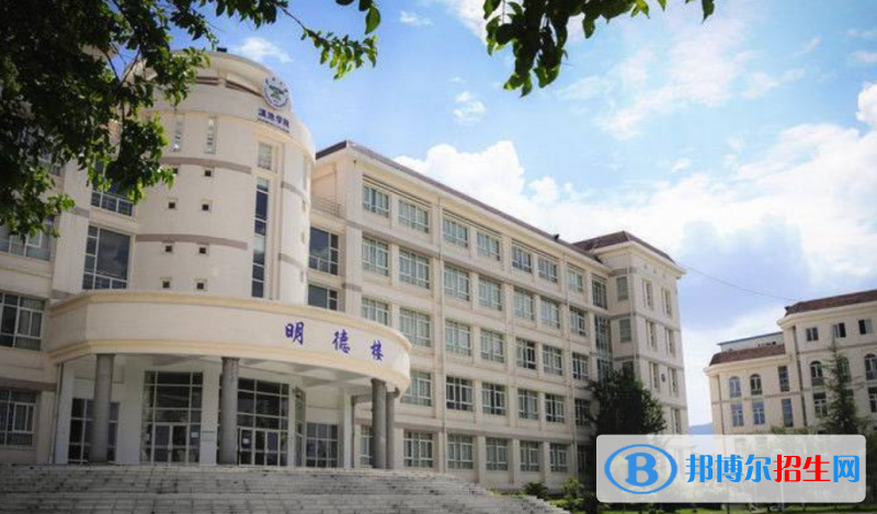 云南大學(xué)滇池學(xué)院是不是雙一流大學(xué)？