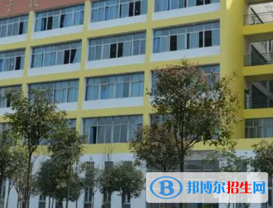 四川省崇州市職業(yè)中專學(xué)校2023年學(xué)費(fèi)、收費(fèi)多少 