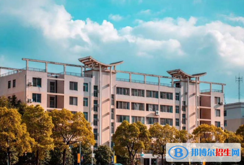 武漢工程科技學(xué)院是幾本？是985和211嗎？