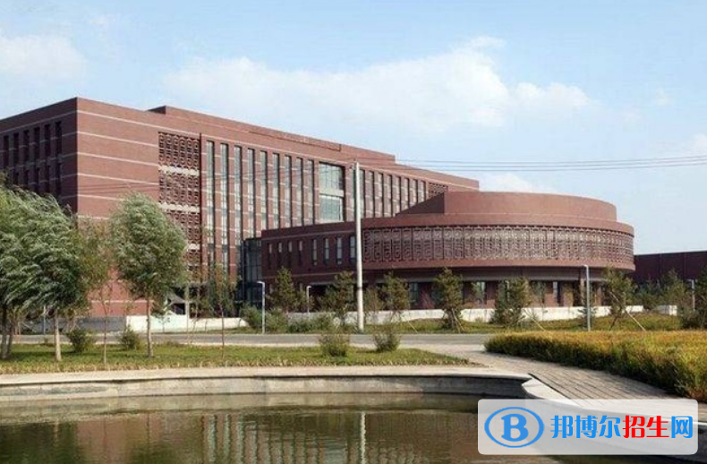 內(nèi)蒙古大學是幾本？是985和211嗎？