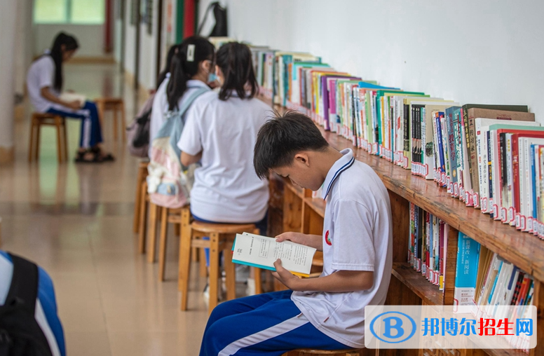 保亭縣保亭中學(xué)2023年招生辦聯(lián)系電話