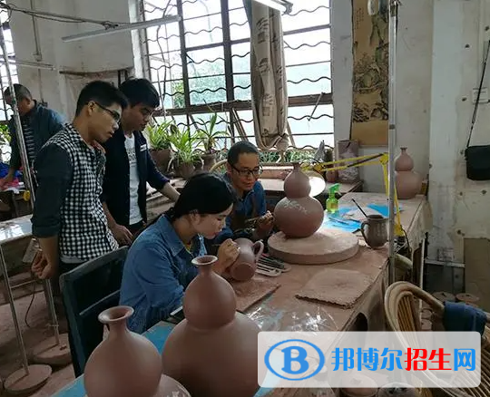 2023年張家港市第二職業(yè)高級(jí)中學(xué)招生辦聯(lián)系電話