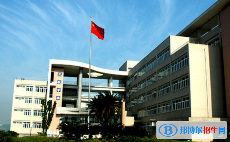 西南政法大學(xué)是幾本？是985和211嗎？